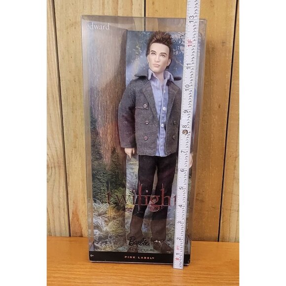 Limited Edition Mattel Twilight Edward Cullen 2009 Barbie Figure (R4161) - Picture 9 of 11